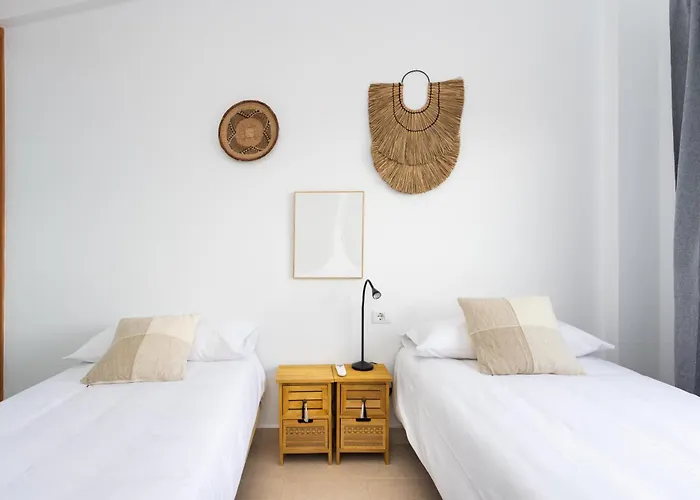 Home2book Enchanting Seaviews Duplex, Pool&terrace كانديلاريا