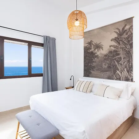 Home2book Enchanting Seaviews Duplex, Pool&terrace 아파트