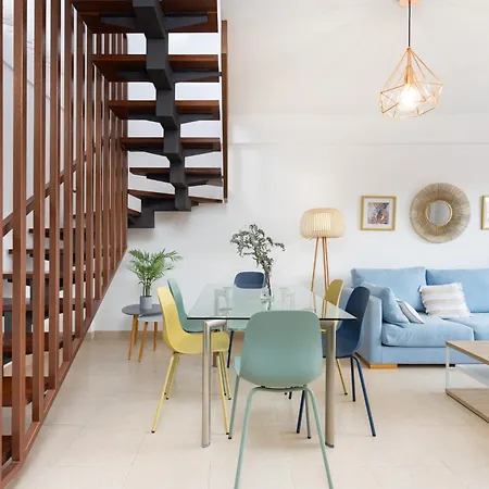 아파트 Home2book Enchanting Seaviews Duplex, Pool&terrace 칸델라리아